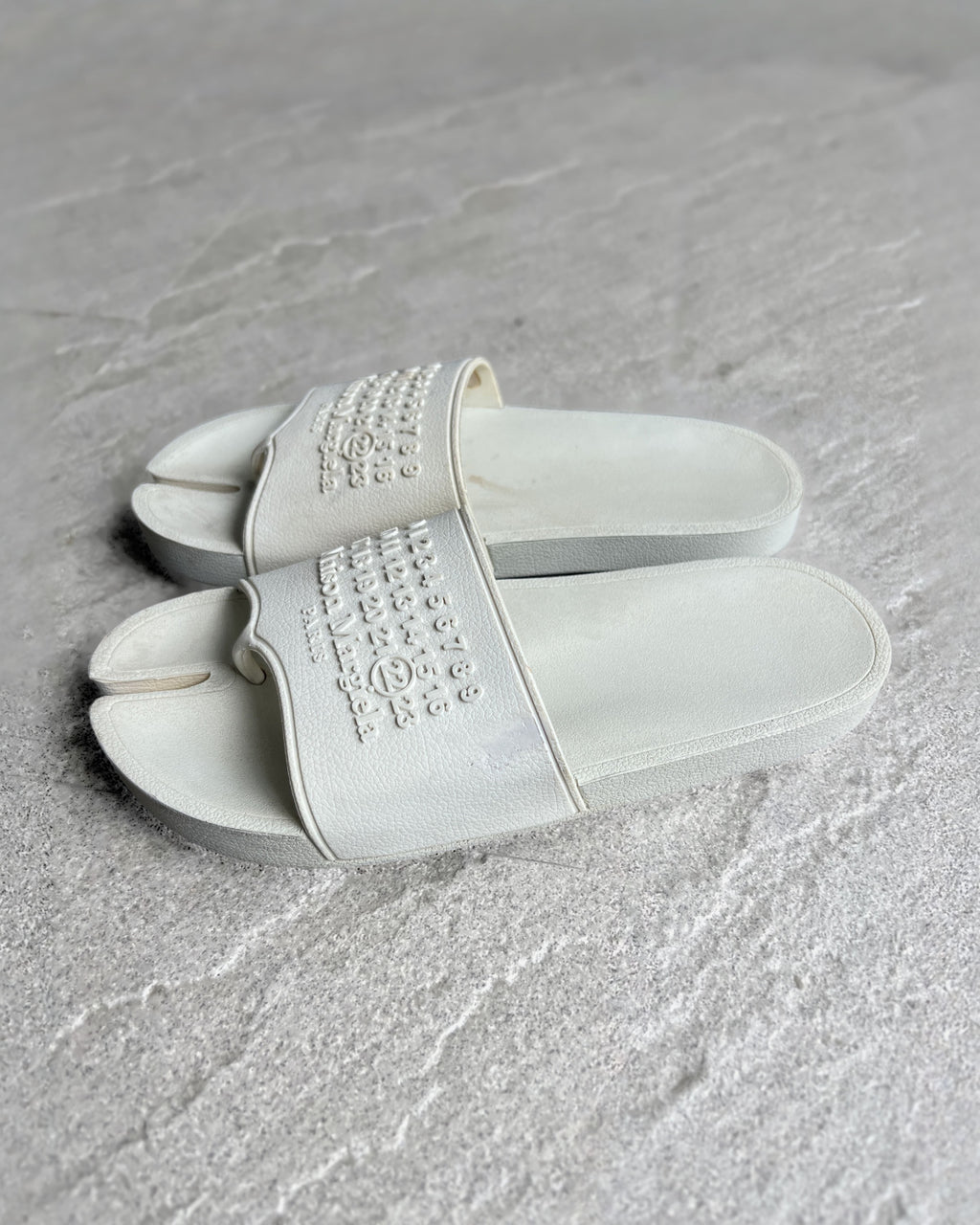 Maison Margiela Tabi Logo Rubber Slides White EU43