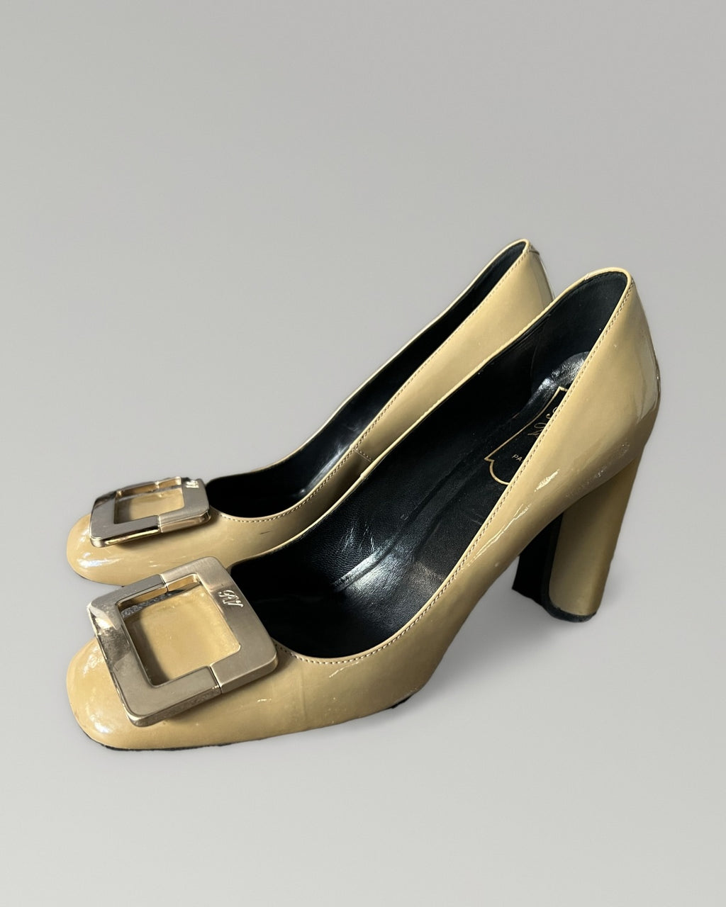 Roger Vivier Belle Vivier Beige Patent Block Heel 35.5
